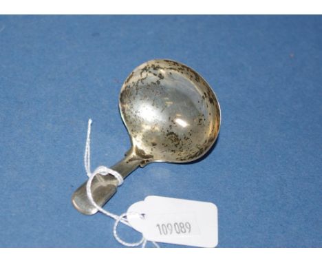 George IV sterling silver caddy spoon London 1829, makers William Knight/William King. Weight 14grams approx.