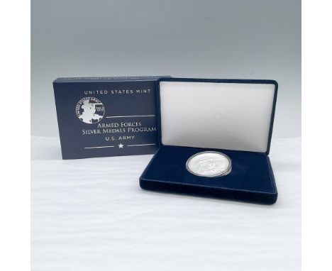 The obverse side design depicts Continental and modern soldiers with weapons at the ready. This design represents the U.S. co