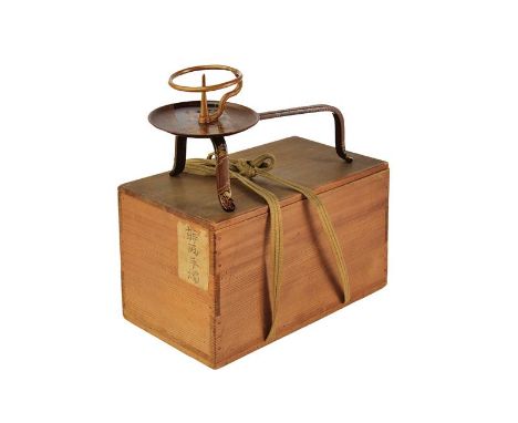 dating: Period (1603-1867) provenance: Japan, Made of black, brown and gold lacquered iron with lacquered Makie 'Aki-kusa-yor