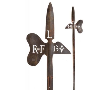 dating: late 18th Century provenance: France, Spearhead with cusp with blade ribbed at the center and pierced with an 'L'. Co