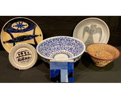 Studio pottery - a Royal Worcester Crown Ware plate, designed by Scottie Wilson, 21cm; a studio pottery dish, sgraffito incis