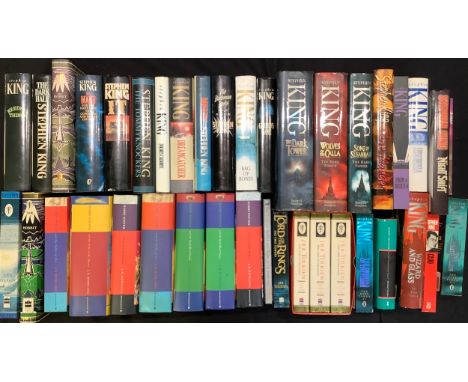Books - Harry Potter, The Lord of The Rings, The Hobbit, assorted Stephen King, a collection of Terry Pratchett hardback edit