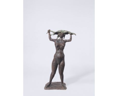 Ludwig Gabriel Schrieber (Waldniel 1907 – 1975 Nesselwang). „Kleine Luna in Wolken“. 1967/68Bronze mit dunkelbrauner Patina. 