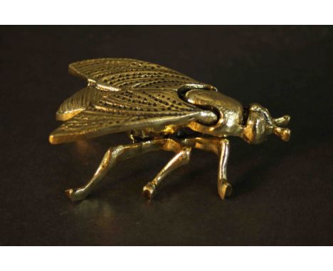 A boxed Hamilton Comte 'Abeille' gilt metal fly design trinket box with hinged wings. H.3 W.9 D.4.5cm. 