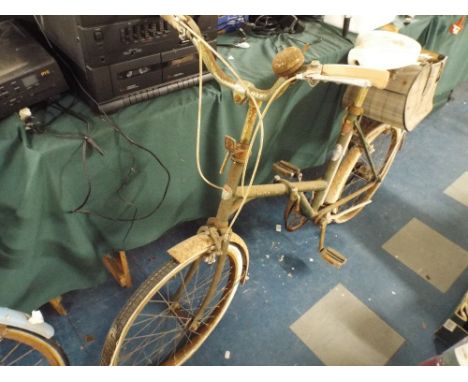 A Vintage Dawes Folding Bicycle. 