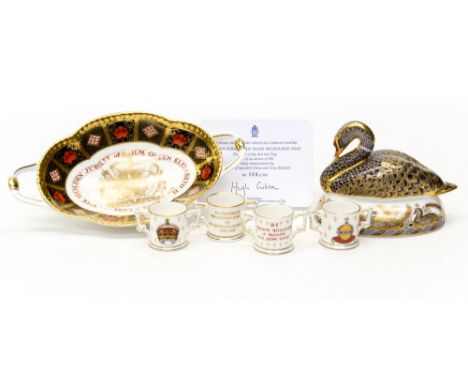 Royal Crown Derby paperweight 2002 Ltd Edition 1608 - Black Swan, a large dish Imari palette and four miniature loving cups (