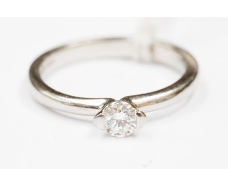  A diamond solitaire platinum ring, the round brilliant cut diamond approx 0.25 carat ring, size M½, 4.7 grams gross approx 