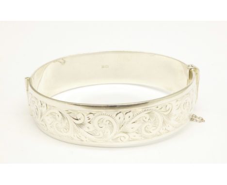 A silver bangle, 47g 