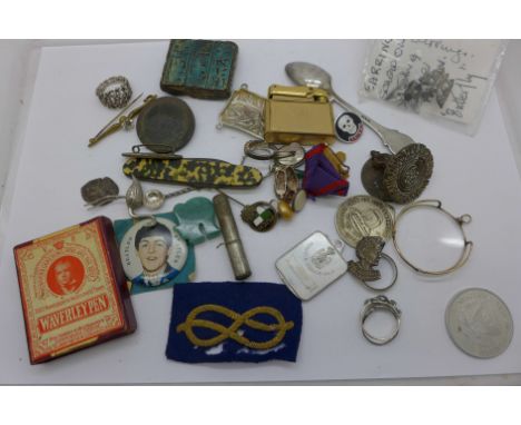 A Paul McCartney tin badge, a Pass The Ammunition badge, etc. 
