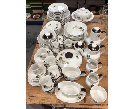 Wedgwood tea, coffee and dinner service, with autumnal foliate pattern