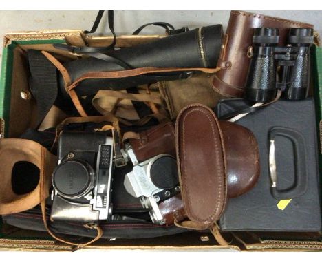 Edits Reflex vintage camera together with other cameras, binoculars and Soligoe 1:8 400mm lens