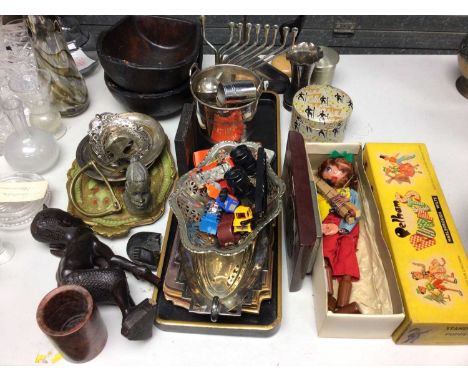 Pelham Puppet SS Cowgirl, with plated ware and sundries
