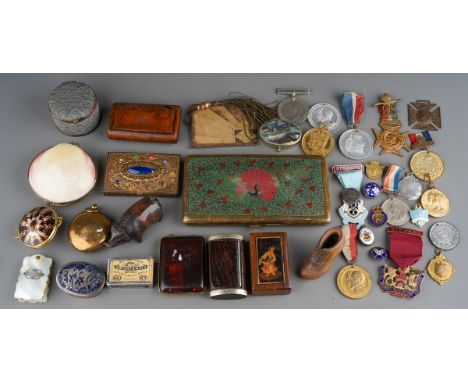 Quantity of early 20th century medals, medallions and badges, Indian brass cigarette case, treen snuff boxes, small silver ca