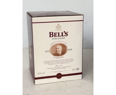 Bells extra special old scotch whisky limited edition Christmas 2000 boxed & unopened 70 cl 