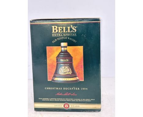 Bells extra special old scotch whisky Christmas decanter 1994 boxed & unopened 70cl 