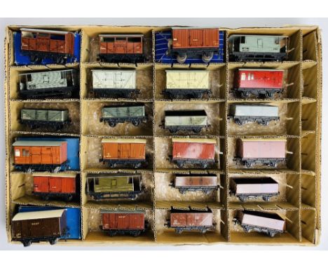 24x Hornby Dublo Assorted Freight Wagons - 4x with BoxesP&P group 2 (£20 for the first item and £2.50 for subsequent items) 