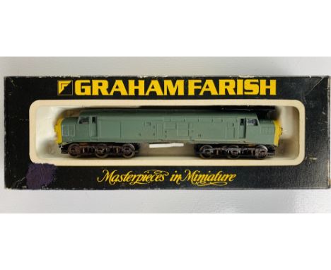 Graham Farish N Gauge Class 40 Loco - Repainted Plain GreenP&P group 1 (£16 for the first item and £1.50 for subsequent items