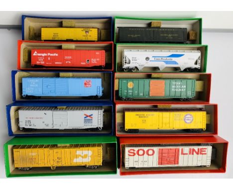 10x Assorted HO Scale Wagons - Fitted with Kaydee Couplings, Supplied in Leatherette Storage BoxesP&P group 3 (£27 for the fi