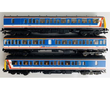 Lima OO Gauge 3x Car DMU NSE Network Southeast Livery - UnboxedP&P group 2 (£20 for the first item and £2.50 for subsequent i
