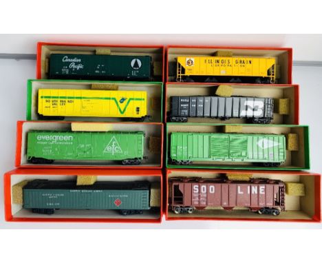 8x Assorted HO Scale Wagons - Fitted with Kaydee Couplings, Supplied in Leatherette Storage BoxesP&P group 3 (£27 for the fir