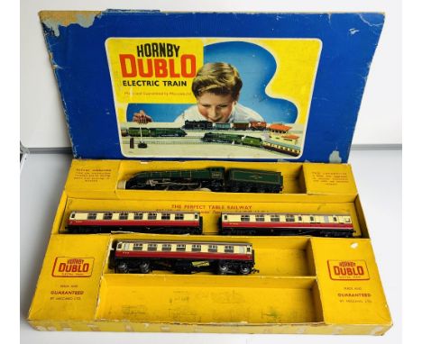 Hornby Dublo 3-Rail Mallard Train Set - Lacking TrackP&P group 2 (£20 for the first item and £2.50 for subsequent items) 