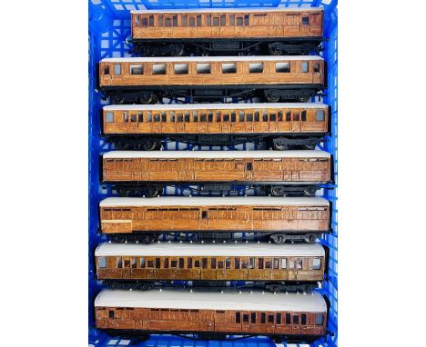 7x Kit Built OO Gauge LNER Teak Passenger Coaches - Unboxed. All in good used condition. P&P group 2 (£20 for the first item 