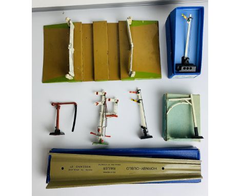 Hornby Dublo & Crescent Signals, Level Crossing, Re-Railer etc - Some boxed, see picture.P&P group 2 (£20 for the first item 