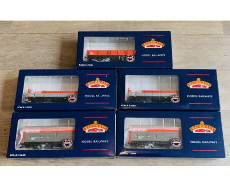 5x Bachmann OO Gauge Railfreight Livery Wagons To Include: 2x 38-041 31T OBA, 2x 38-120 35T VAA Box Vans, 1x 38-056 31T OCA D