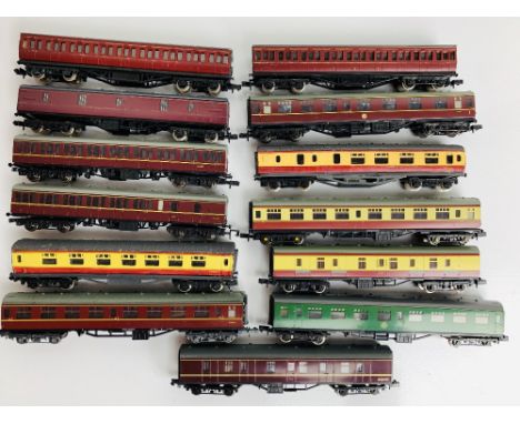 13x N Gauge Passenger Coaches - All UnboxedP&P group 2 (£20 for the first item and £2.50 for subsequent items) 