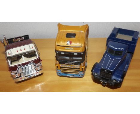 Corgi 3 x 1.50 scale Tractor Cab Units Scania, Diamond T, InternationalP&P group 2 (£20 for the first item and £2.50 for subs