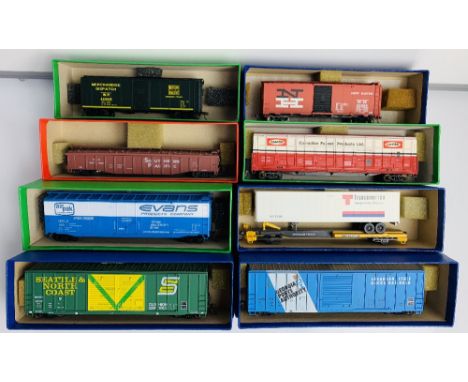 8x Assorted HO Scale Wagons - Fitted with Kaydee Couplings, Supplied in Leatherette Storage BoxesP&P group 3 (£27 for the fir