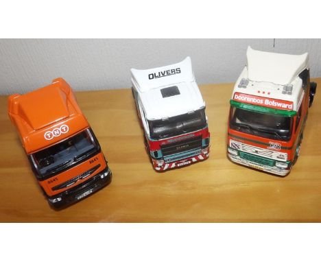 Corgi 3 x 1.50 scale Tractor Cab Units Scania, Renault, Volvo FH12P&P group 2 (£20 for the first item and £2.50 for subsequen