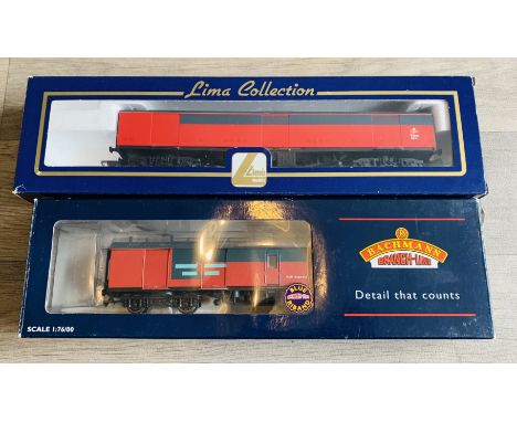 2x OO Gauge Royal Mail GUV & Super BG Coaches To Include: Bachmann 39-201 BR Mk1 Brake, Lima L305724 Super GUV - Both BoxedP&