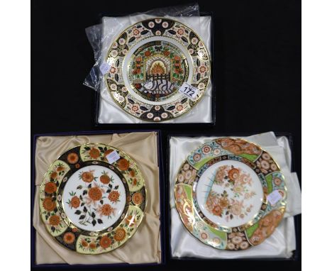 Royal Crown Derby boxed cabinet plates, Regency Flowers, Antique Chrysanthemum and a limited edition Christmas plate for the 