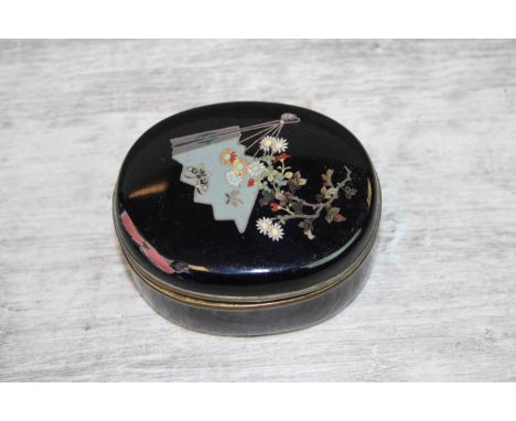 Japanese cloisonne oval trinket box, the lid with fan and daisy decoration, material lined (af)