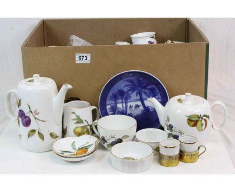 Collection of Royal Worcester ' Evesham ' Dinner and Tea Ware and a Royal Copenhagen 1972 Year Plate