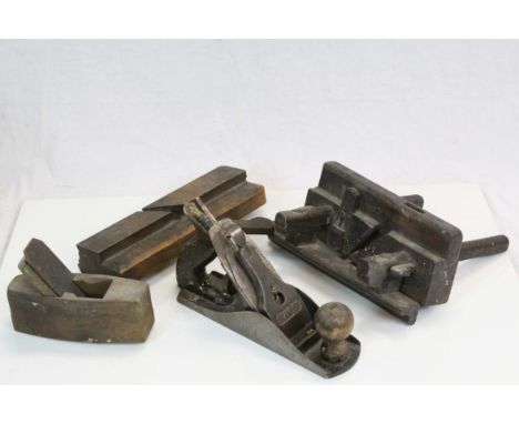 Four vintage Wood Planes to include a Metal Stanley No 4 example