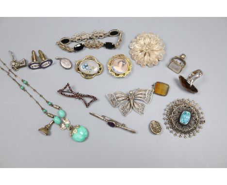 Mixed jewellery including ceramic scarab set filligree brooch, fob seal, cufflinks, garnet brooch etc.