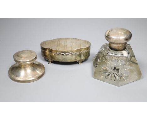 A George V engine turned silver trinket box, Birmingham, 1918, 10.7cm, and two silver mounted inkwells.