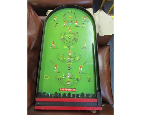 A Kay vintage 1950s/60s Bagatelle pin football game 74 x 39 cm 