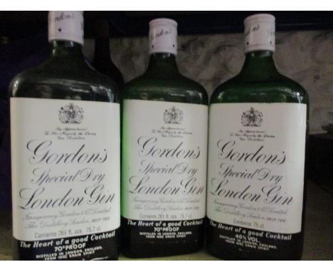 Three bottles of Gordons dry gin, 75cl 