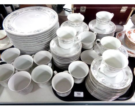 An extensive Japanese Diane tea and dinner service 