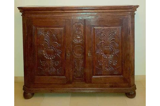 Kleiner Vorratsschrank, Westfalen, 18.Jhd.massive, dunkle Eiche, beide