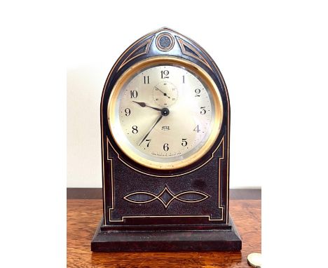 POOLE ELECTRIC BATTERY BAKELITE GOTHIC STYLE MANTLE CLOCK, APPROX 25cm HIGH

 