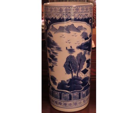 20th century blue and white ceramic umbrella/stick stand. Approx. 45cm H

Used condition, unchecked 