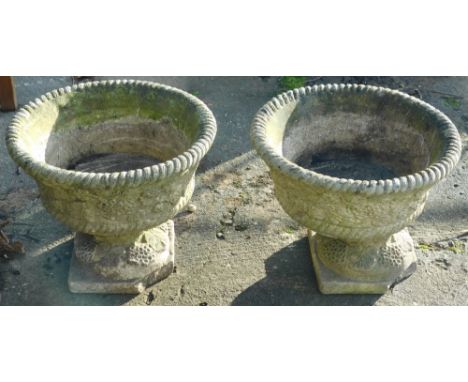 A shield shaped bird bath top/planter, 52cm wide.