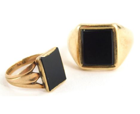 A 9ct gents signet ring, set with oval black stone, size R-S, and another, 8g all in. (2)