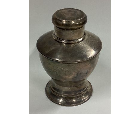 CHESTER: A silver tea caddy with detachable cover. 1907. Approx. 65 grams. Est. £60 - £80.