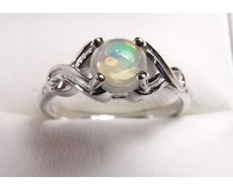 A 9k gold welo AAA opal ring