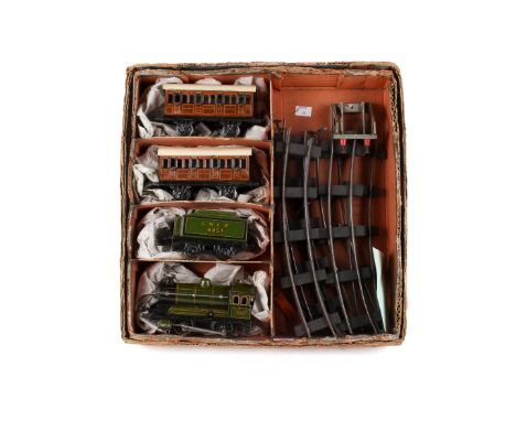 Bing O Gauge 0-4-0 Loco and Tender LNER lined green No. 8851, clockwork box set. Including two carriages and track